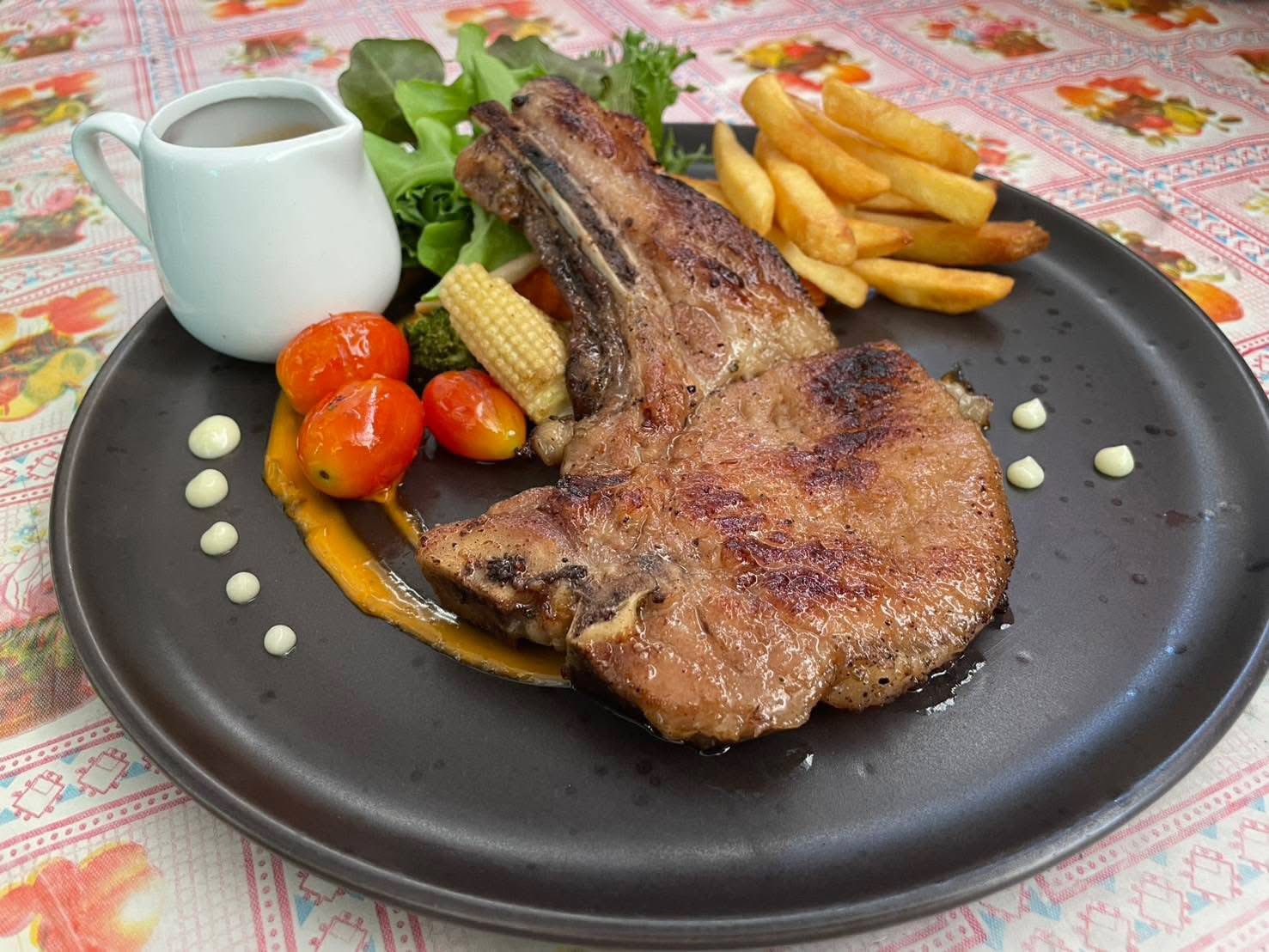 บียอนด์ คาเฟ่