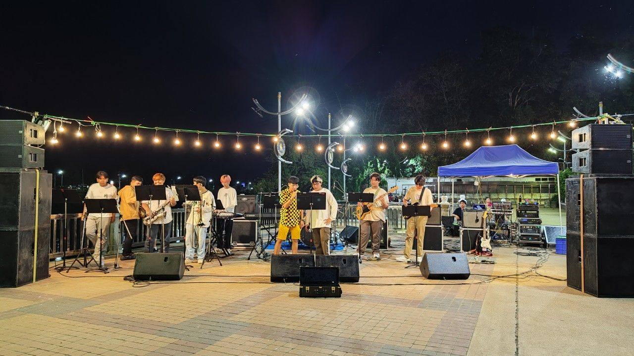 ตลาดสราญยามเย็นบ้านโป่ง